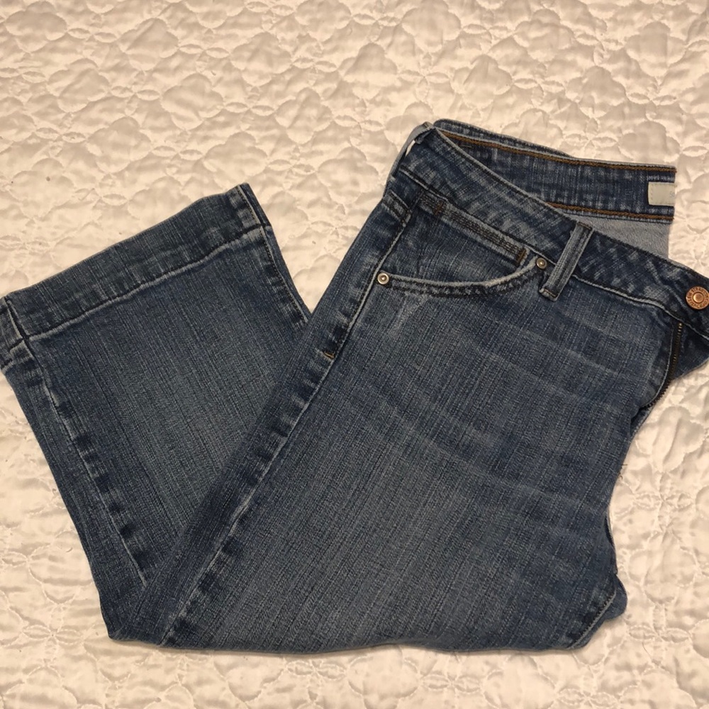 Cropped Levi’s 545s, capris